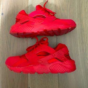 Nike hueraches red size 7